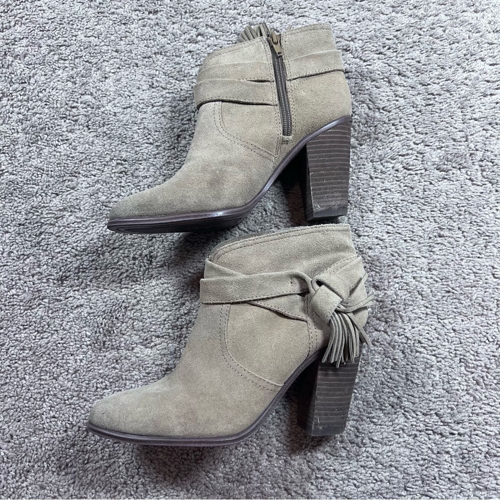 Vince Camuto Fianna Side Zip Leather Booties With Tassel Beige Size 8M